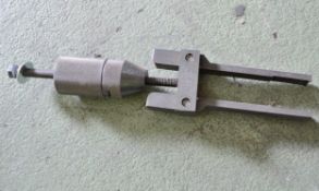 Cummins Part No 3823024 Puller Tool