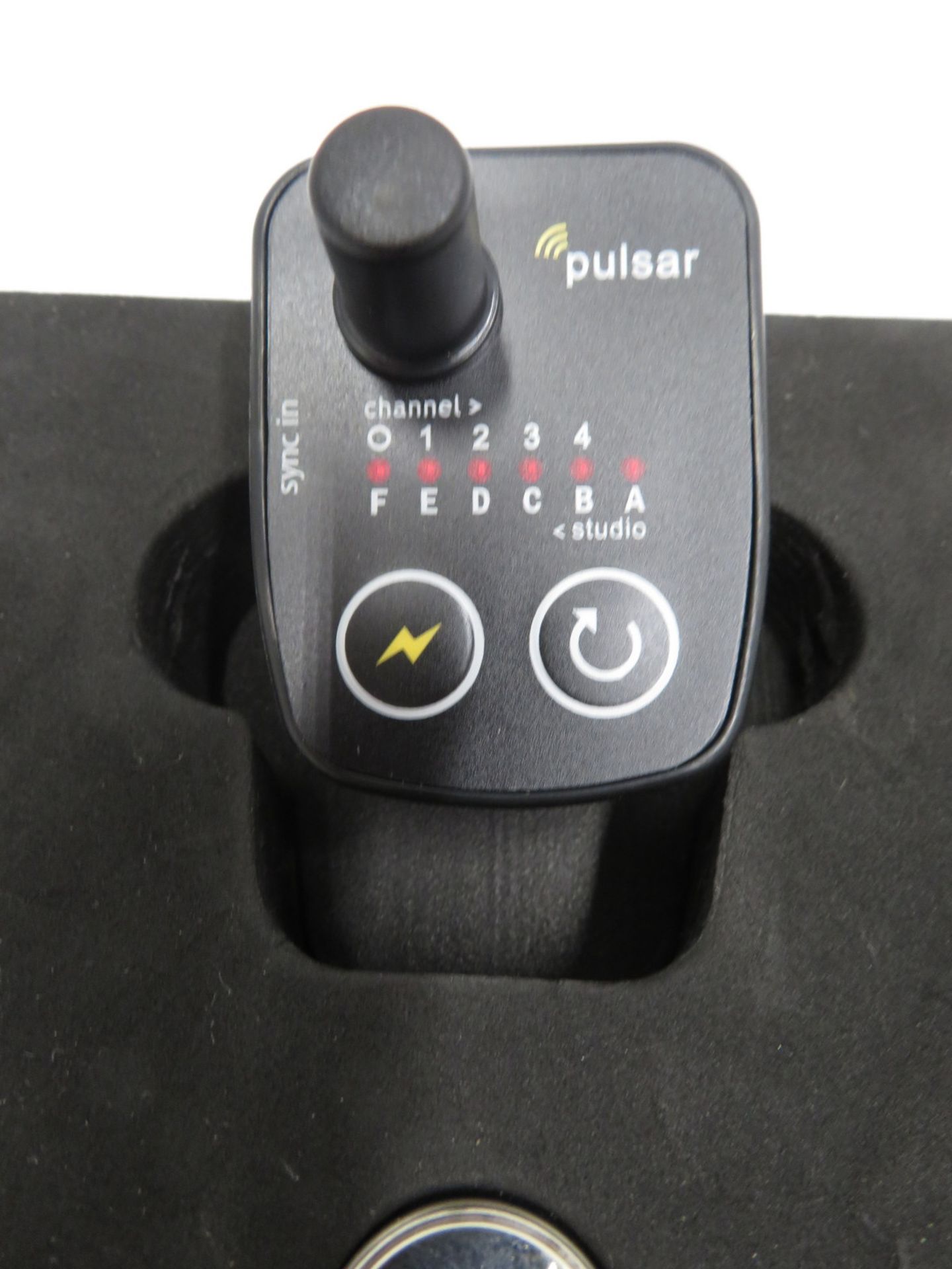 Bowens BW3967 Pulsar tx/rx radio trigger set in box - Image 4 of 5