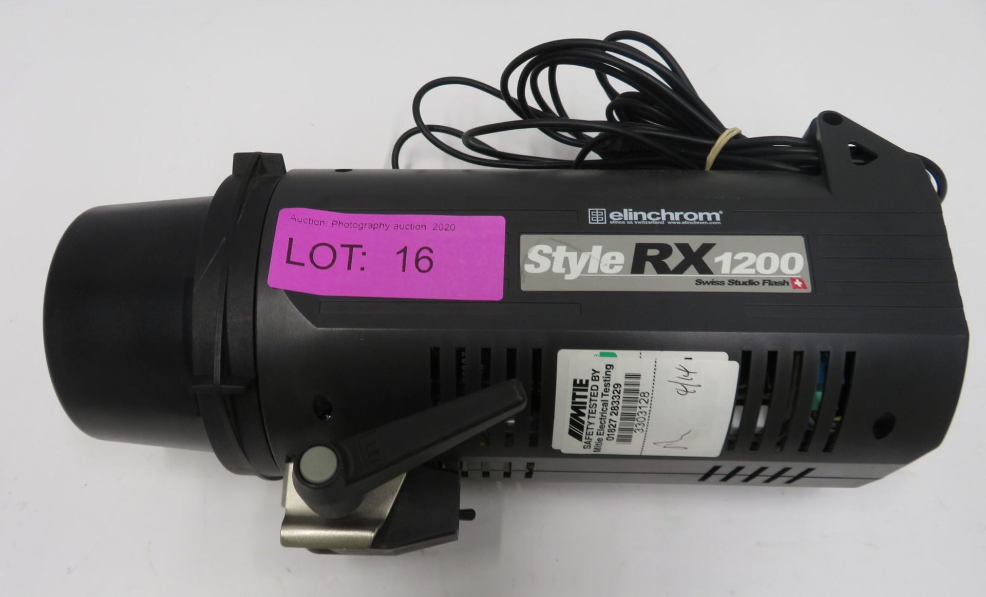 Elinchrom Style RX1200 studio light with cables