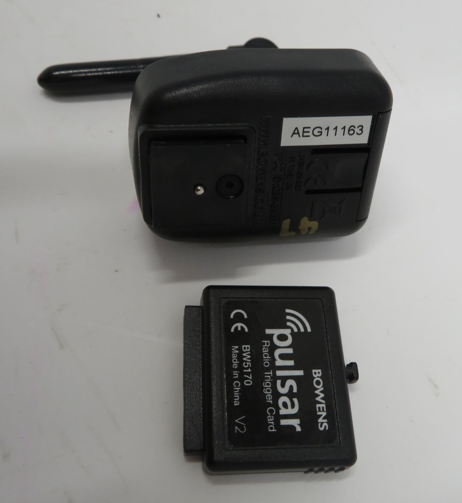 Bowens BW3967 Pulsar tx/rx radio trigger set - Image 3 of 3