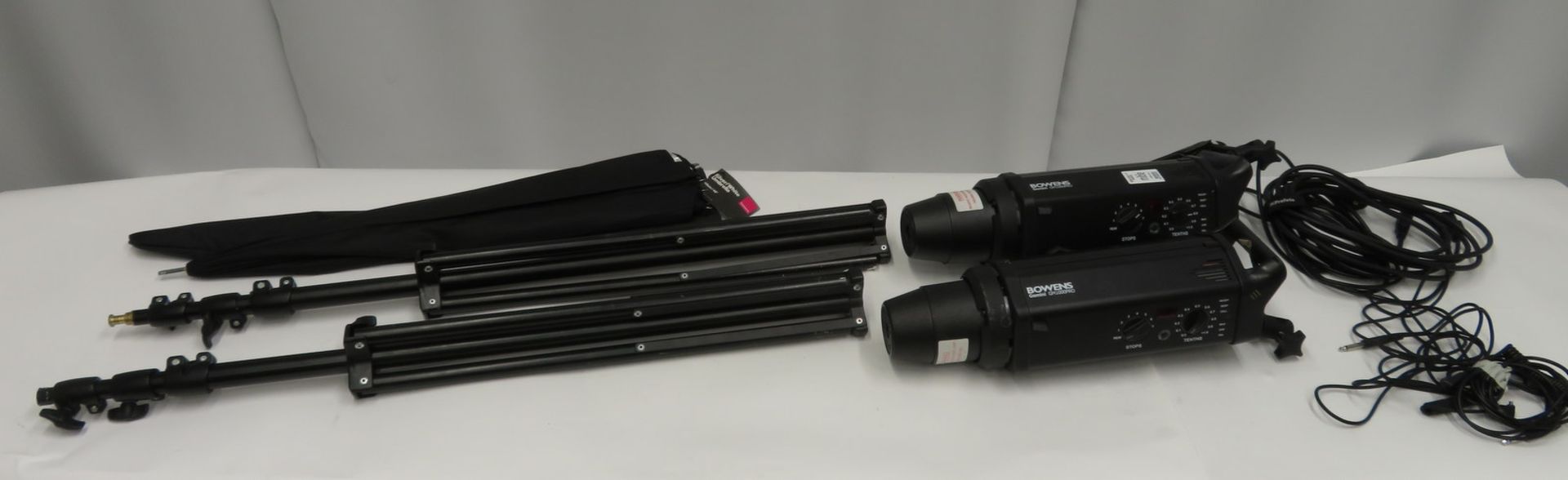 Bowens Studio Lighting Kit - 2x Gemini GM1000PRO Heads & accessories - Image 2 of 16