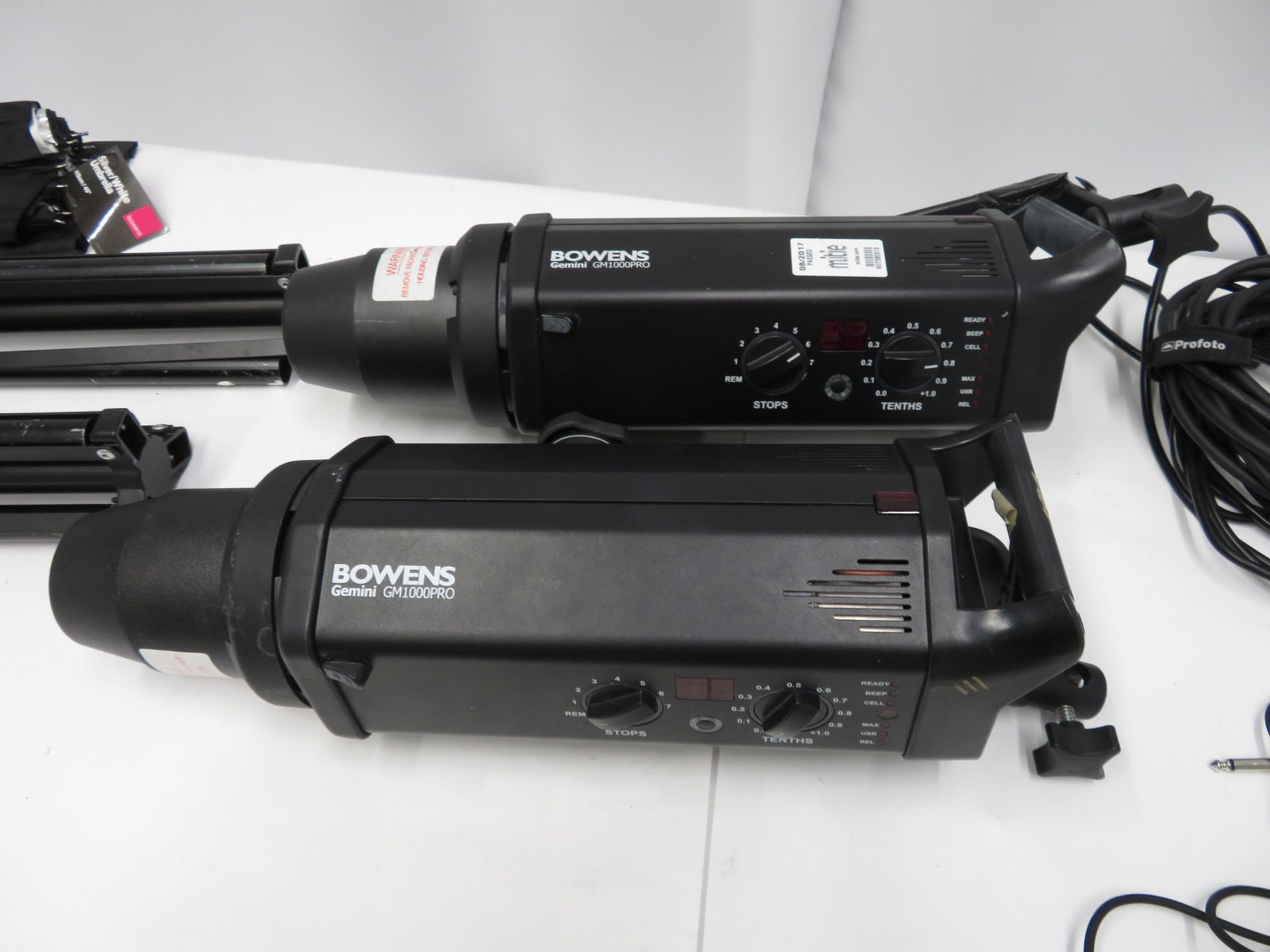 Bowens Studio Lighting Kit - 2x Gemini GM1000PRO Heads & accessories - Image 3 of 16
