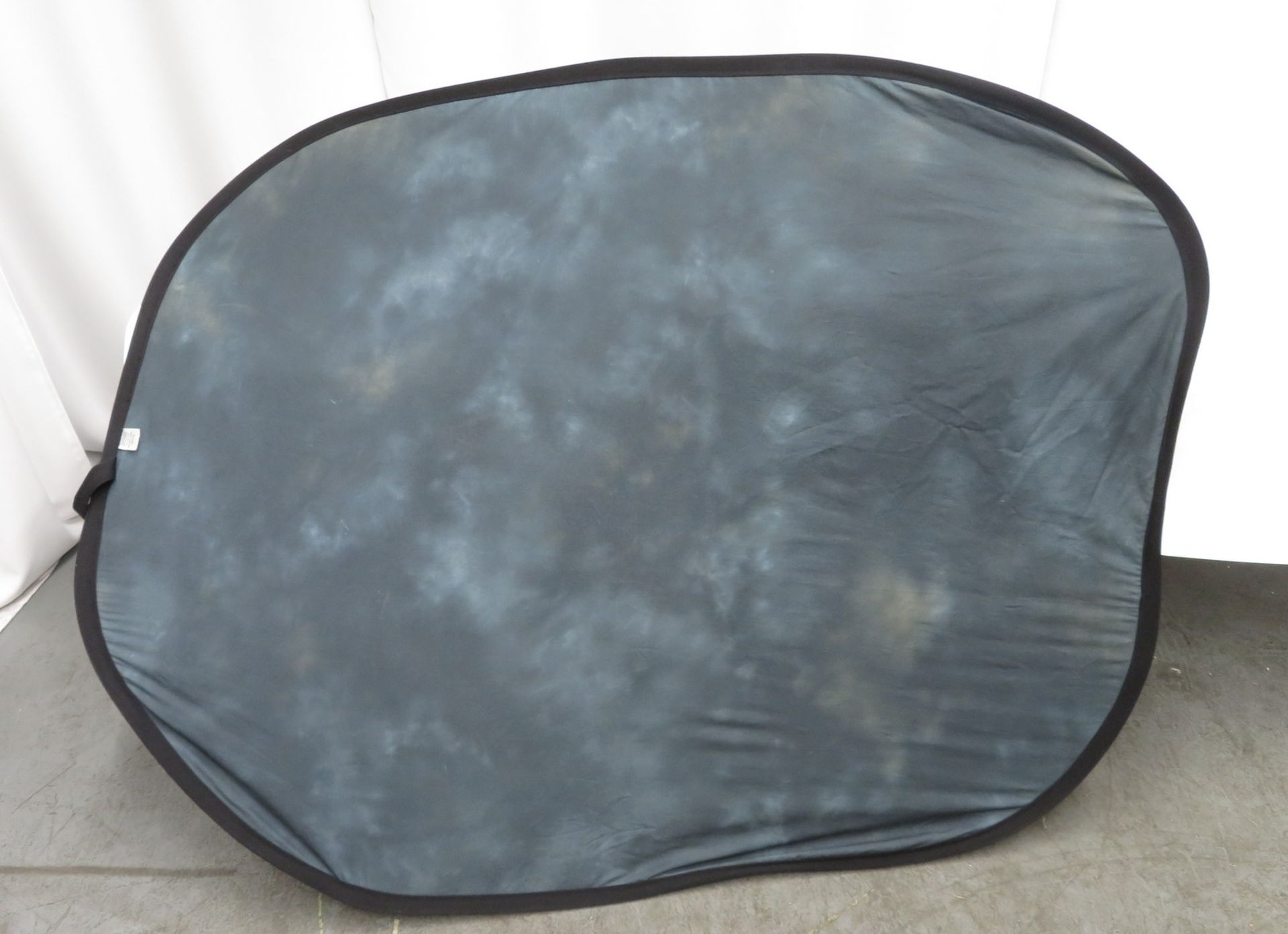 Lastolite pop up reversible background, grey / blue, 1.8m x 1.5m in carry bag