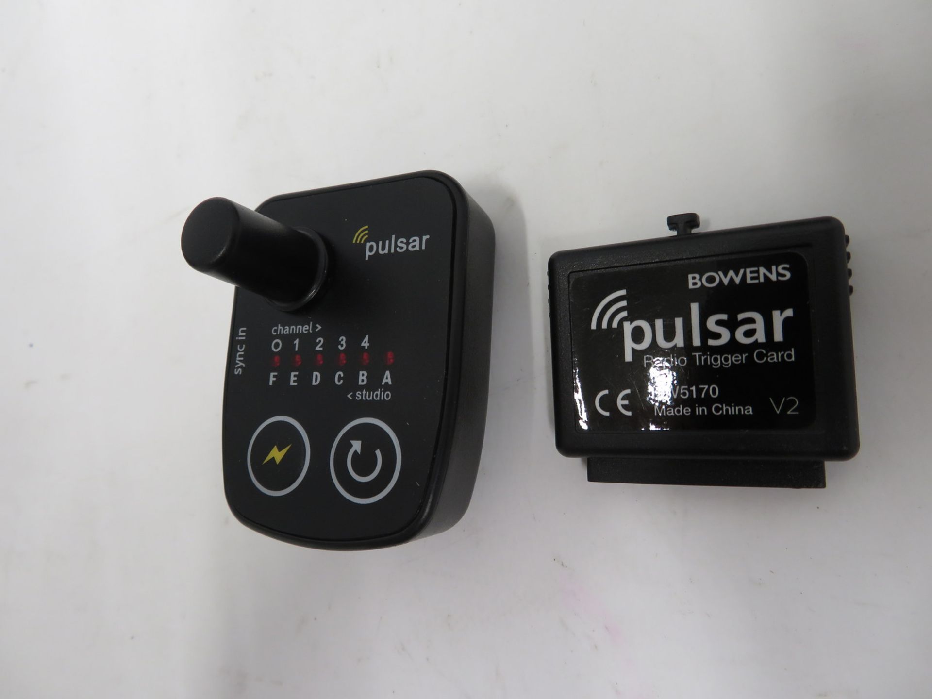 Bowens BW3967 Pulsar tx/rx radio trigger set in box - Image 4 of 5