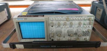 Tektronix 2232 100MHz digital storage oscilloscope