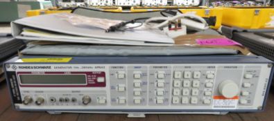 Rohde & Schwarz Generator 1Hzâ€¦ 260kHz - APN64