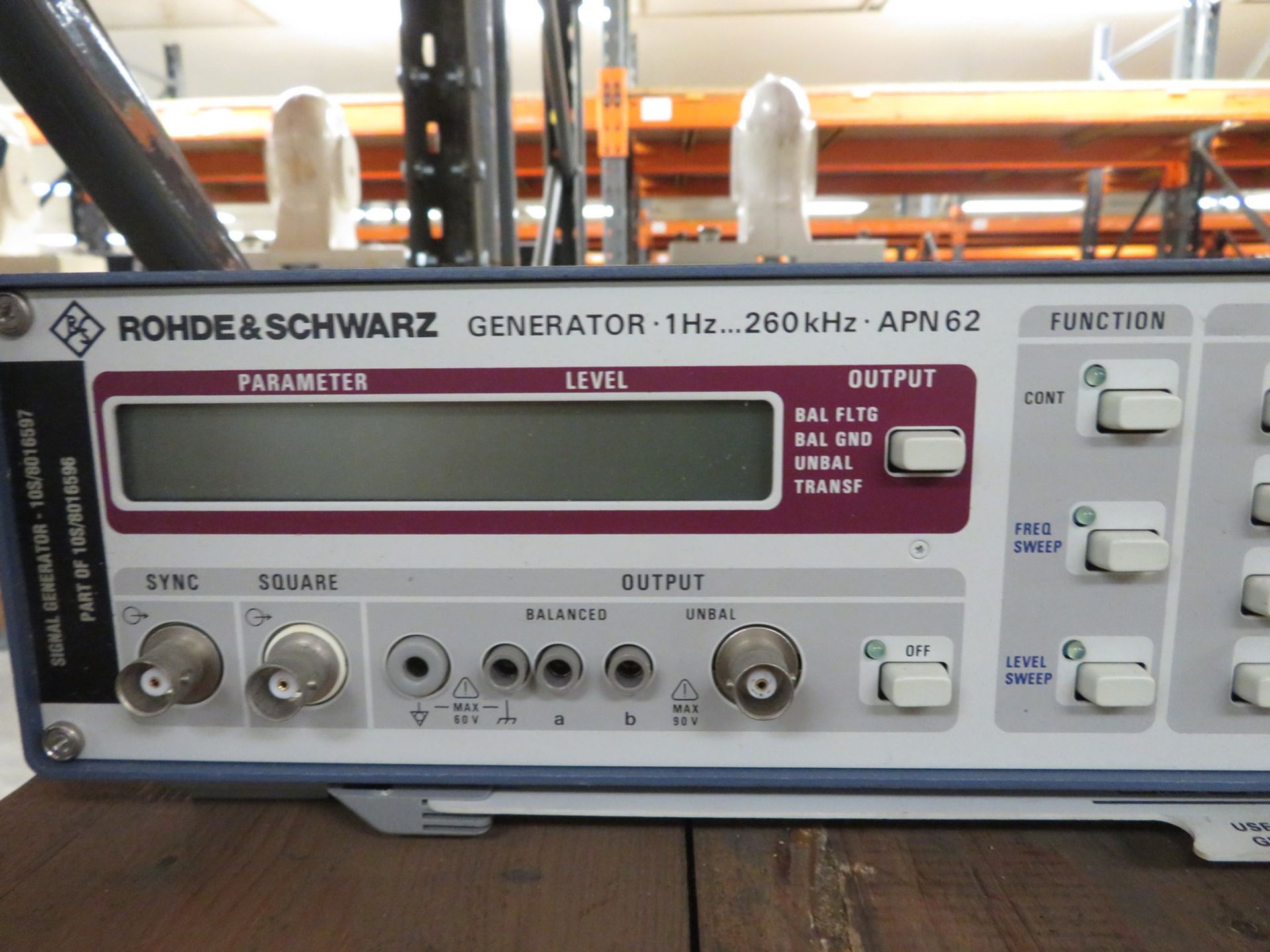 Rohde & Schwarz Generator 1Hzâ€¦ 260kHz - APN62 - Image 2 of 3