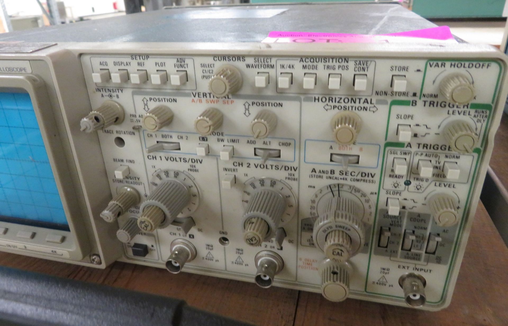 Tektronix 2232 100MHz digital storage oscilloscope - Image 3 of 4