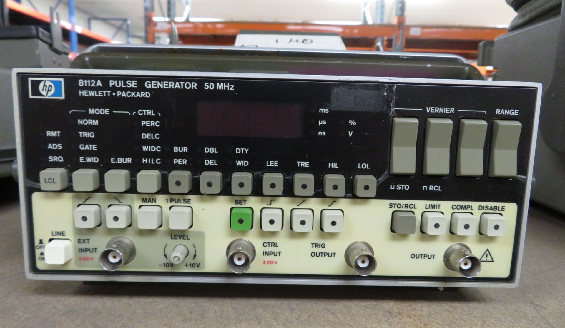 HP 8112A pulse generator 50Mhz - Image 2 of 5