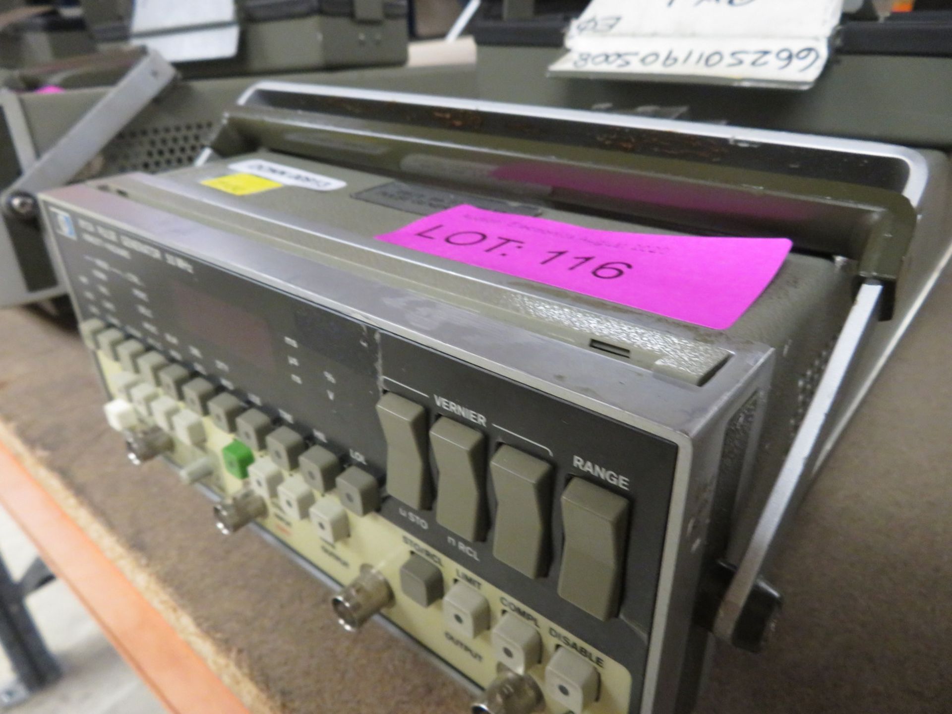 HP 8112A pulse generator 50Mhz - Image 3 of 5