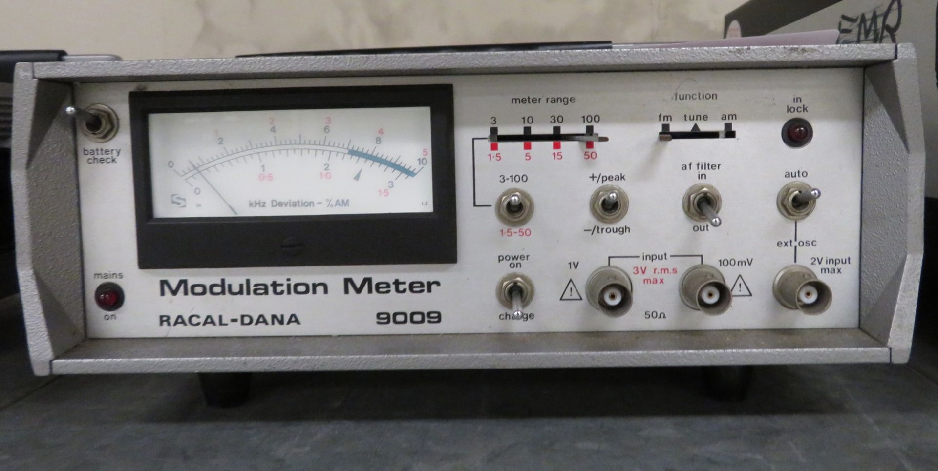 Racal Dana 9009 modulation meter - Image 2 of 4