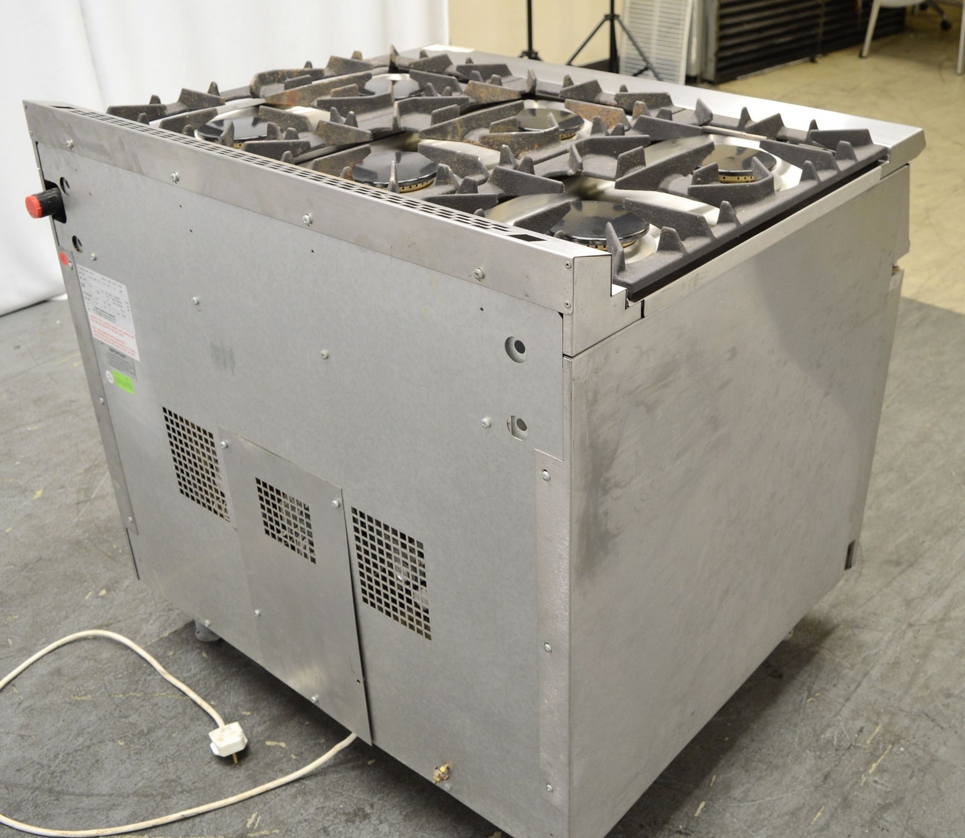 Falcon 6 Burner Gas Range 230V. - Image 3 of 7