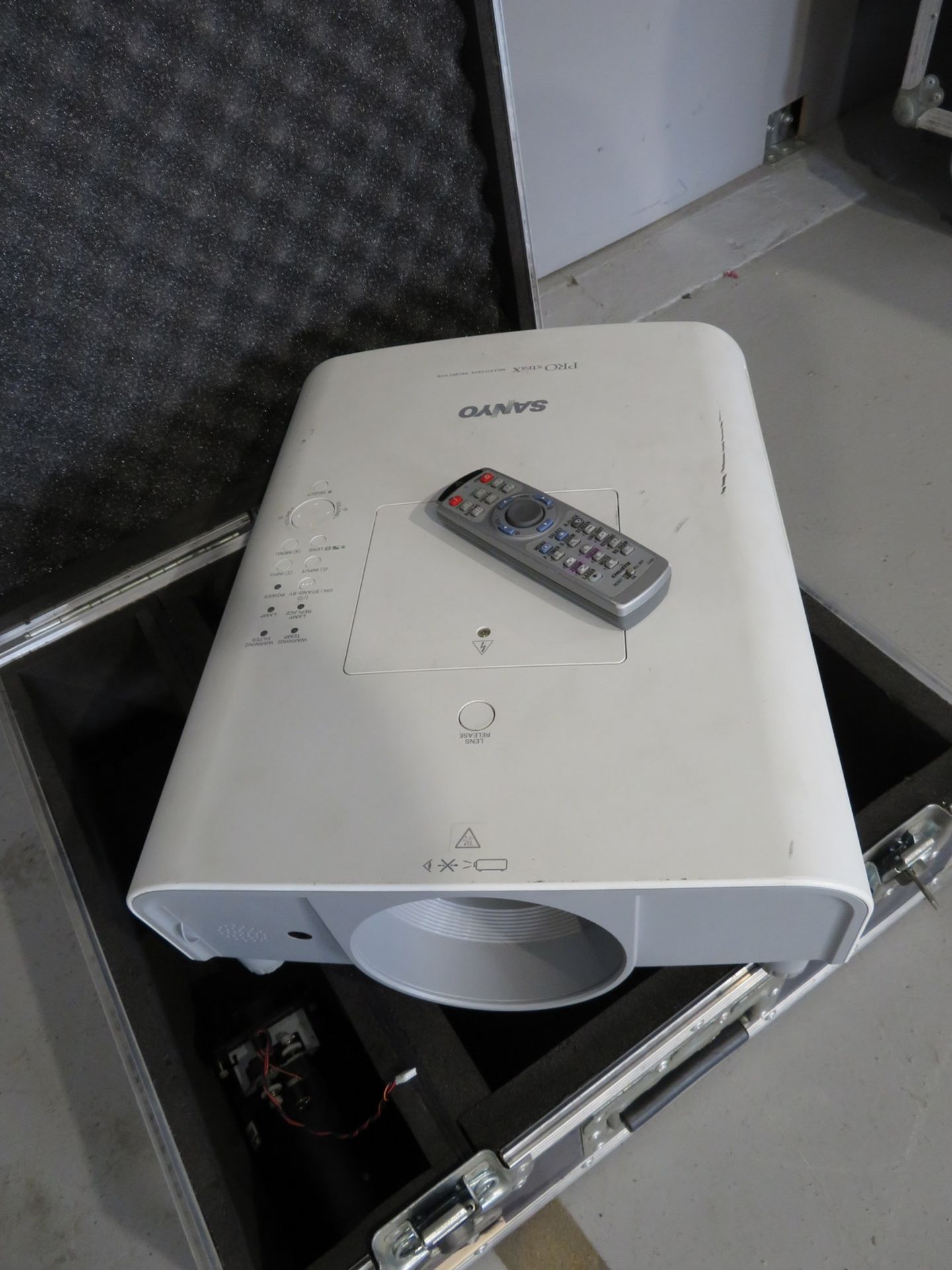 Sanyo XT25 Projector including lens in flightcase. Includes remote. Working condition. - Image 2 of 9