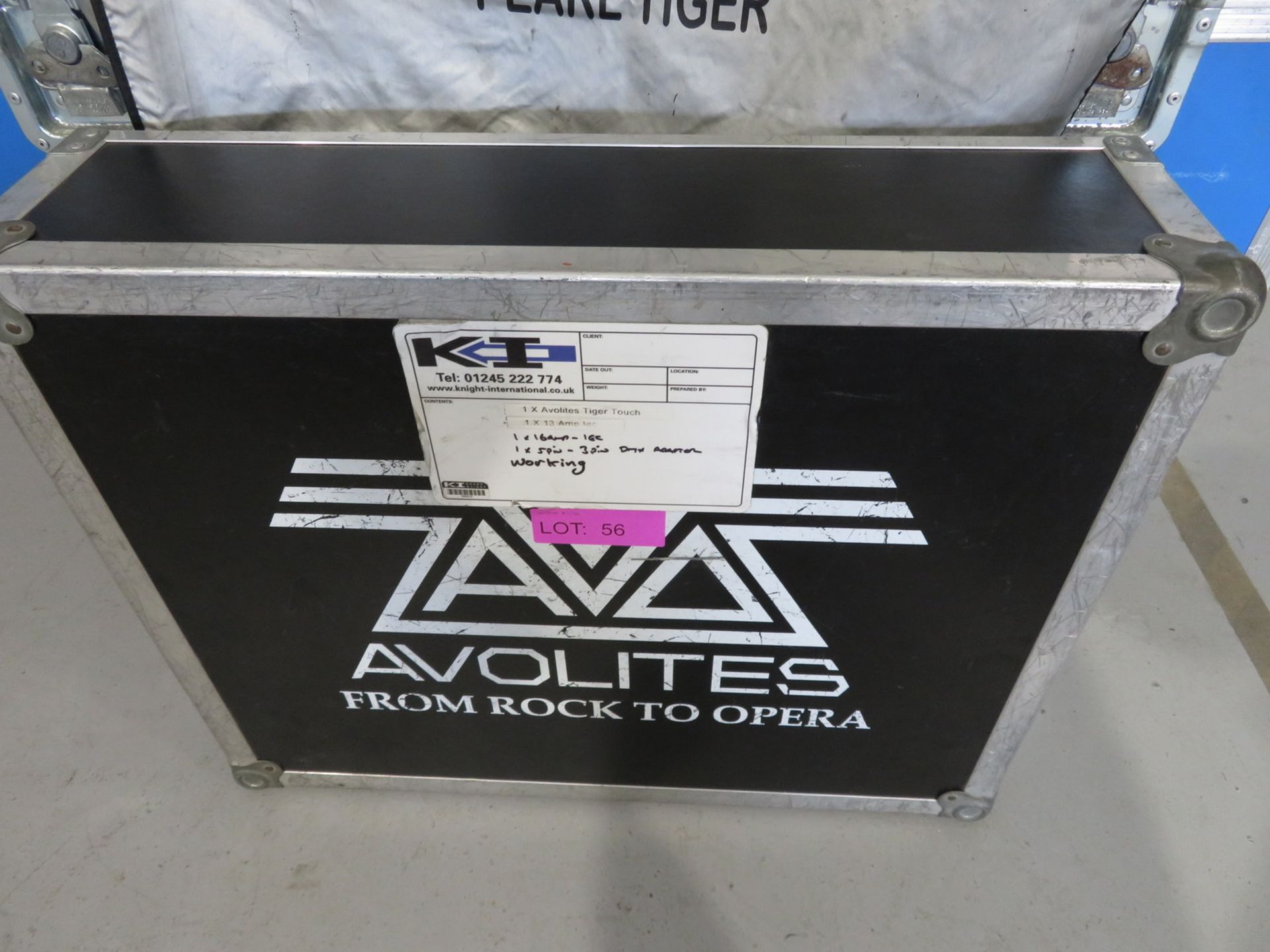 Avolites Tiger Touch lighting desk with flightcase. Working condition. - Image 5 of 8