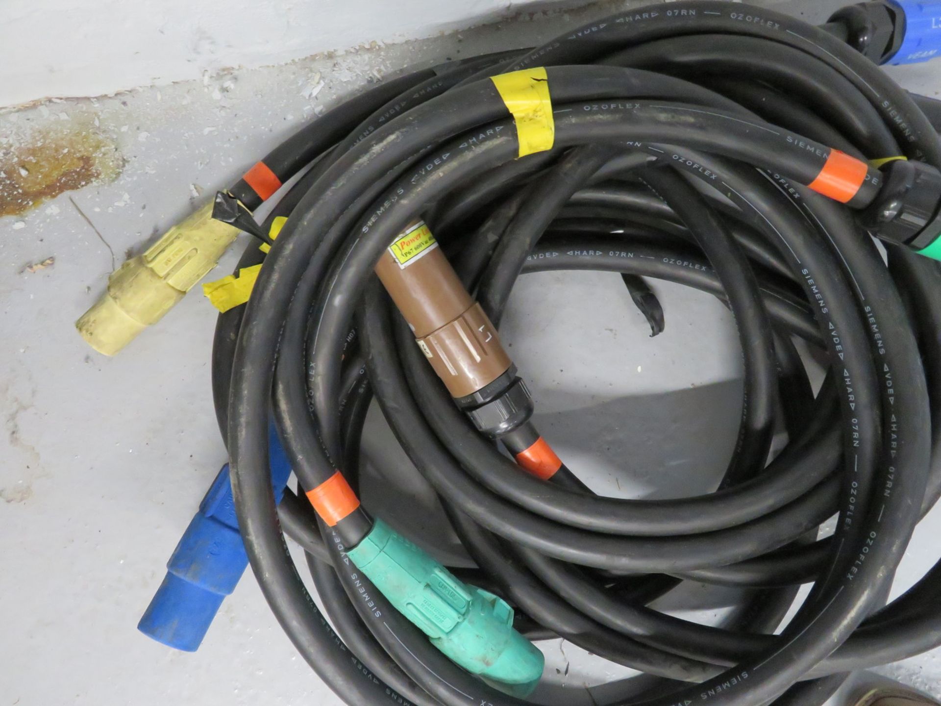 Set of Powerlock to Camlock cables 3m lengths. - Image 4 of 4