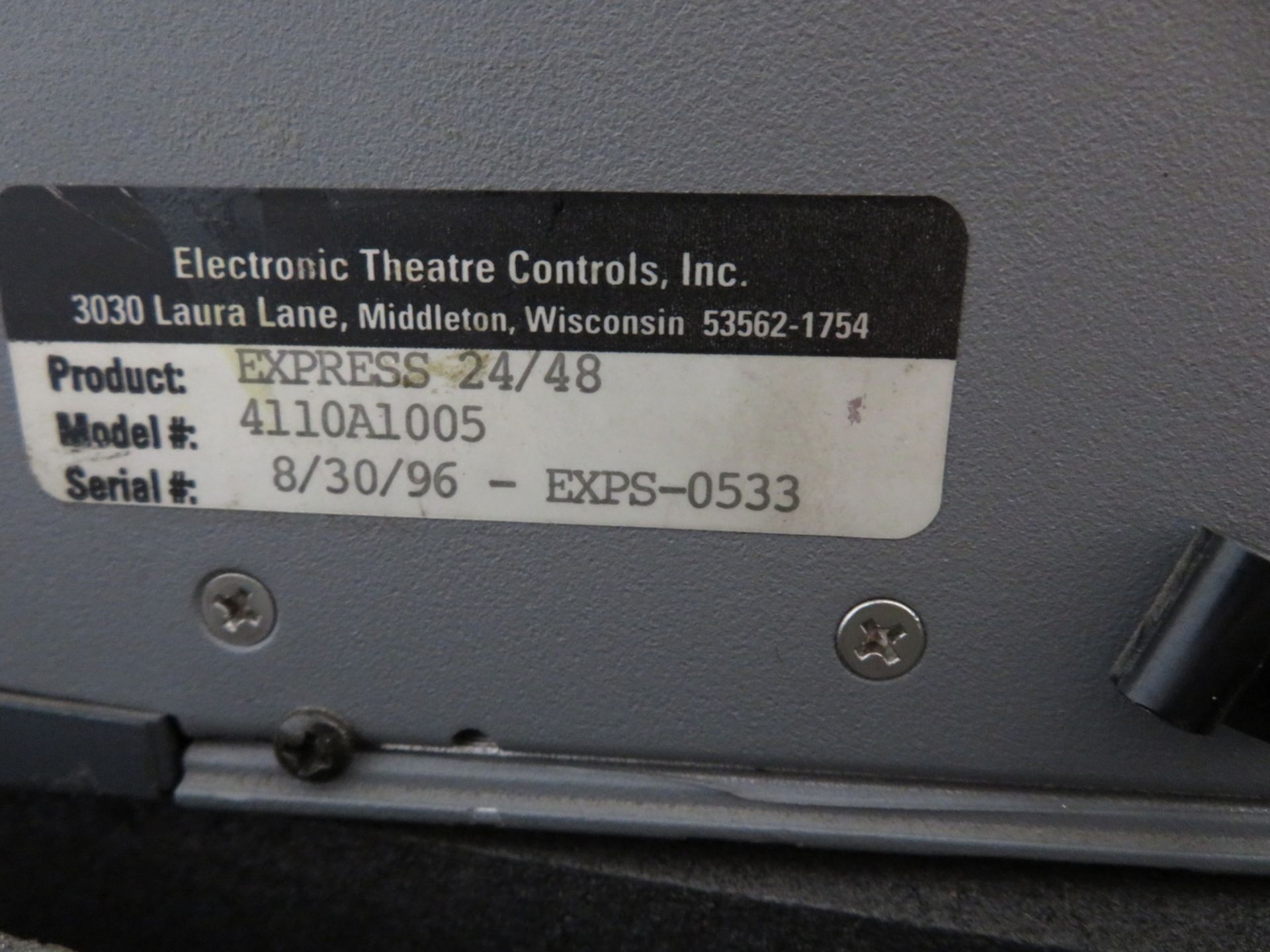 ETC Express 24/48 lighting control console with flightcase. Working Condition. - Image 7 of 8
