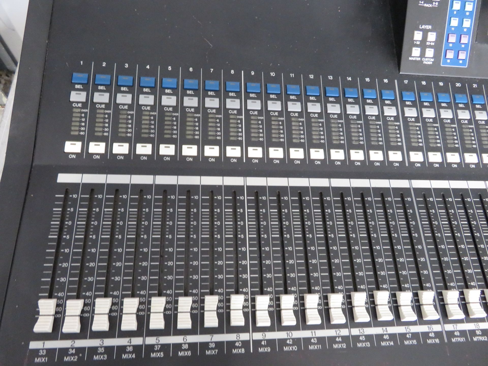 Yamaha LS9-32 Digital mixing console/sound desk with flightcase. Working condition. - Image 3 of 12