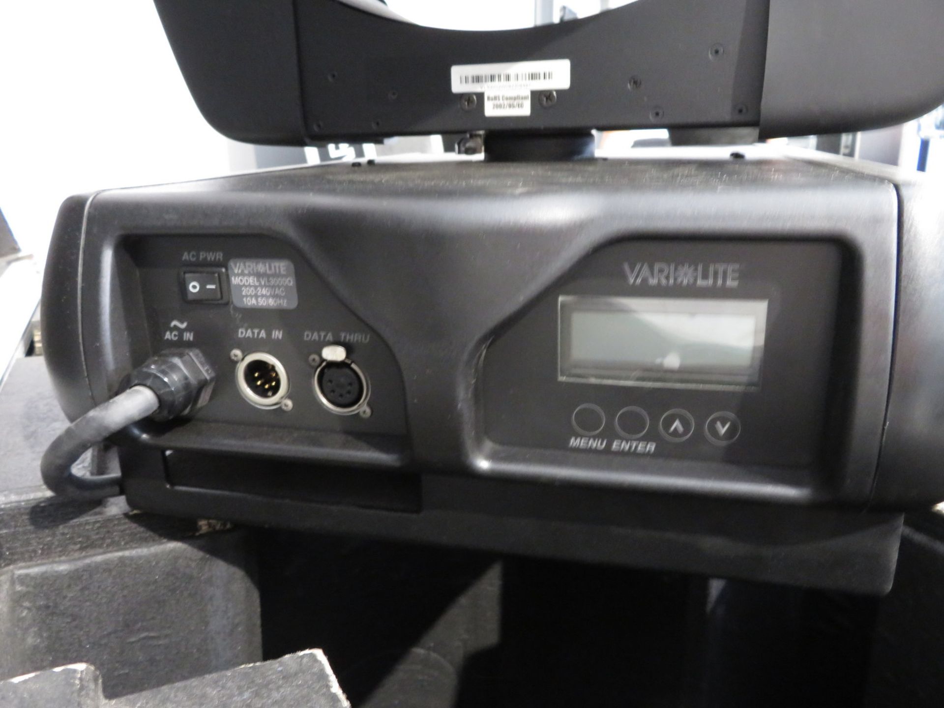 Varilite VL3000 Wash in flightcase. Includes hanging clamps and safety bonds. Powers up bu - Image 6 of 9