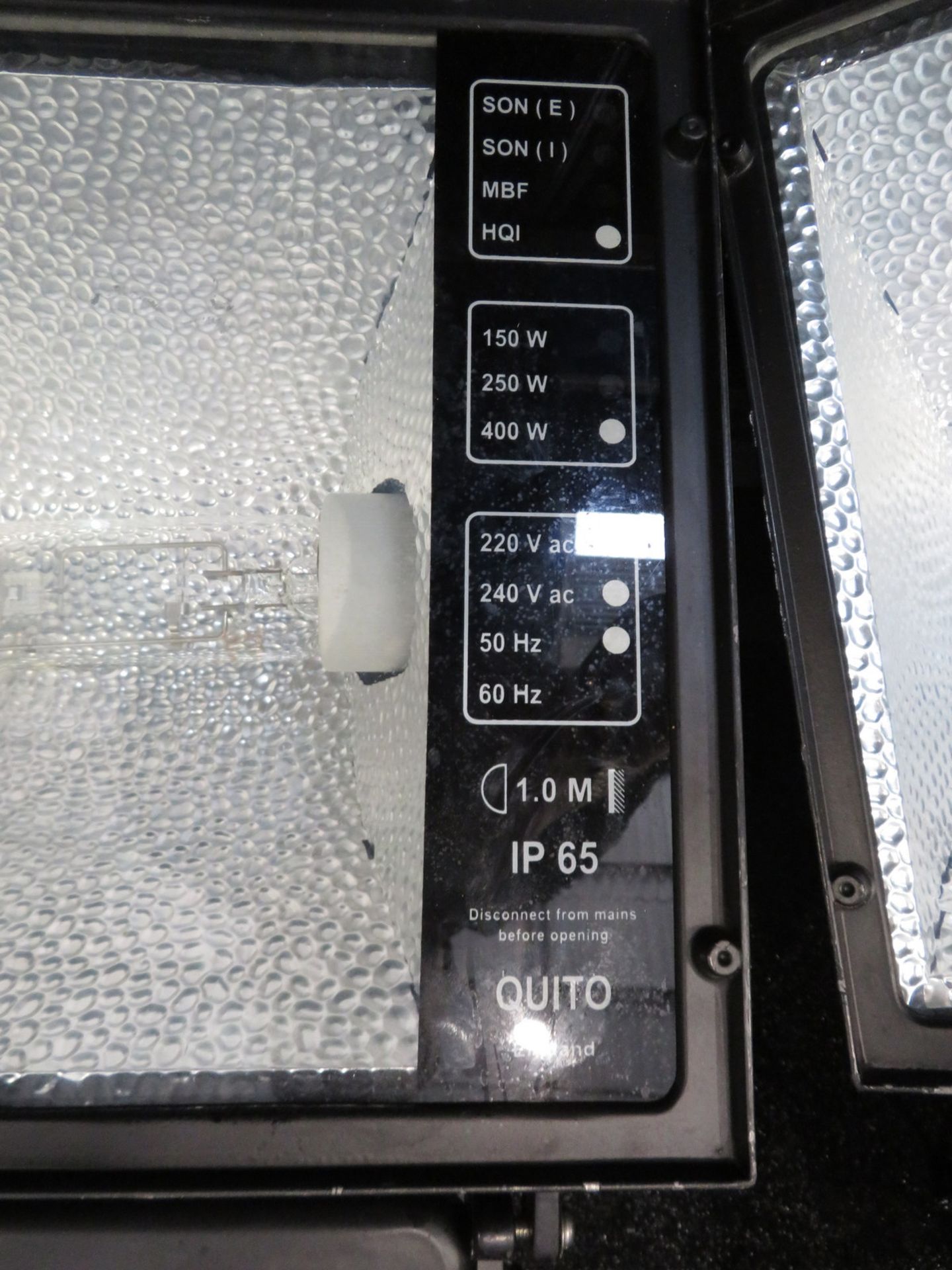 6x HQI 400w Floodlights in flight case. Includes safety bonds. Working condition. - Image 6 of 7