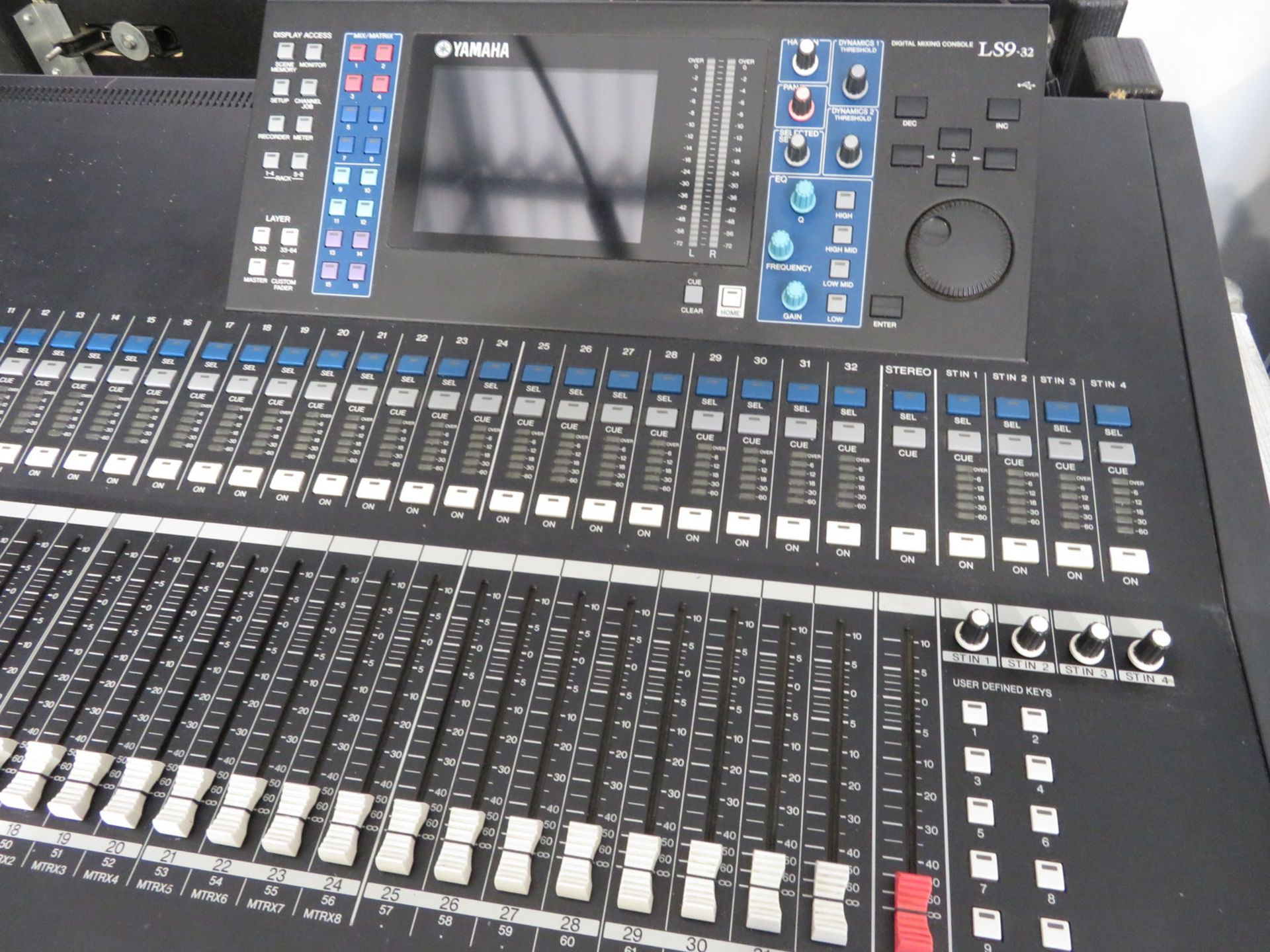 Yamaha LS9-32 Digital mixing console/sound desk with flightcase. Working condition. - Image 4 of 12