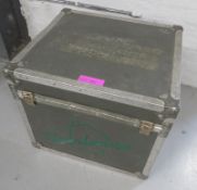 Flightcase. Dimensions: 56x62x53cm (LxDxH)