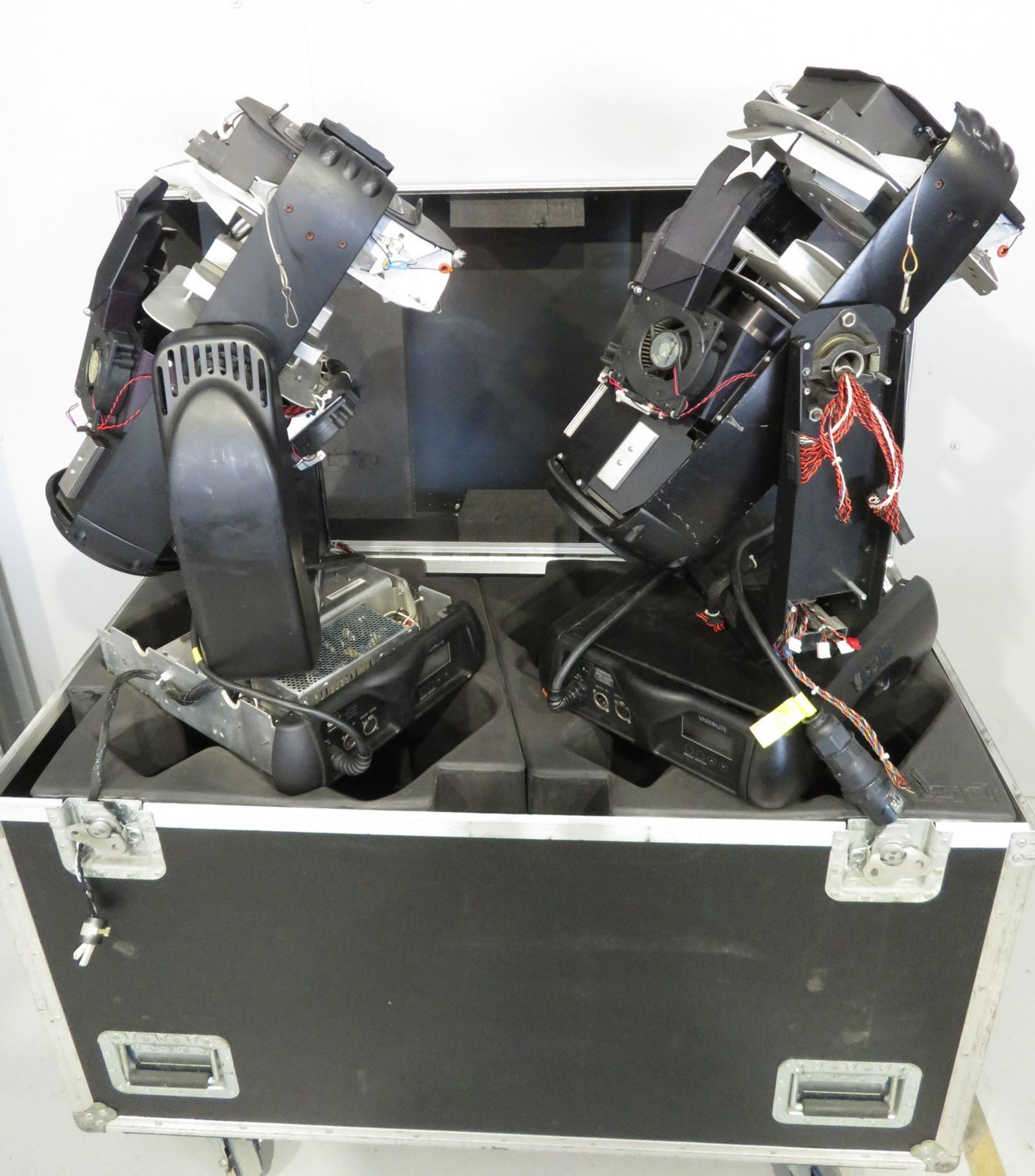 Pair of Varilite VL3000 Wash in flightcase. Includes hanging clamps and safety bonds. As s - Image 7 of 10