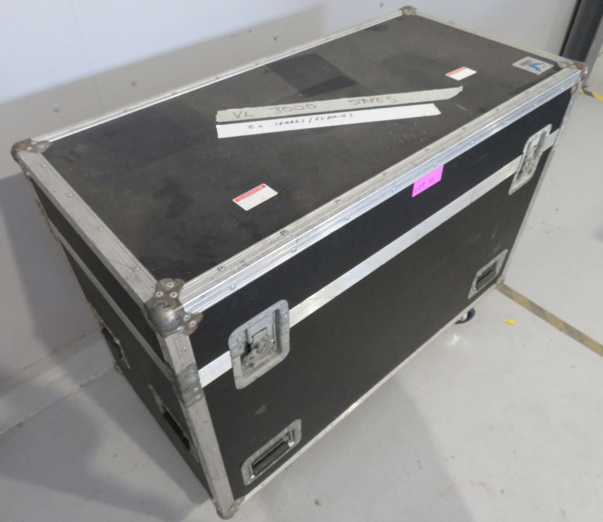 Pair of Varilite VL3000 Wash in flightcase. Includes hanging clamps and safety bonds. As s - Image 10 of 10