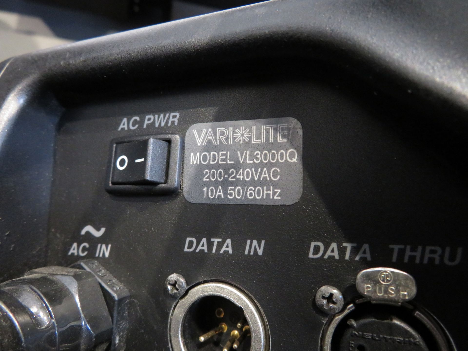 Pair of Varilite VL3000 Wash in flightcase. Includes hanging clamps and safety bonds. As s - Image 6 of 10