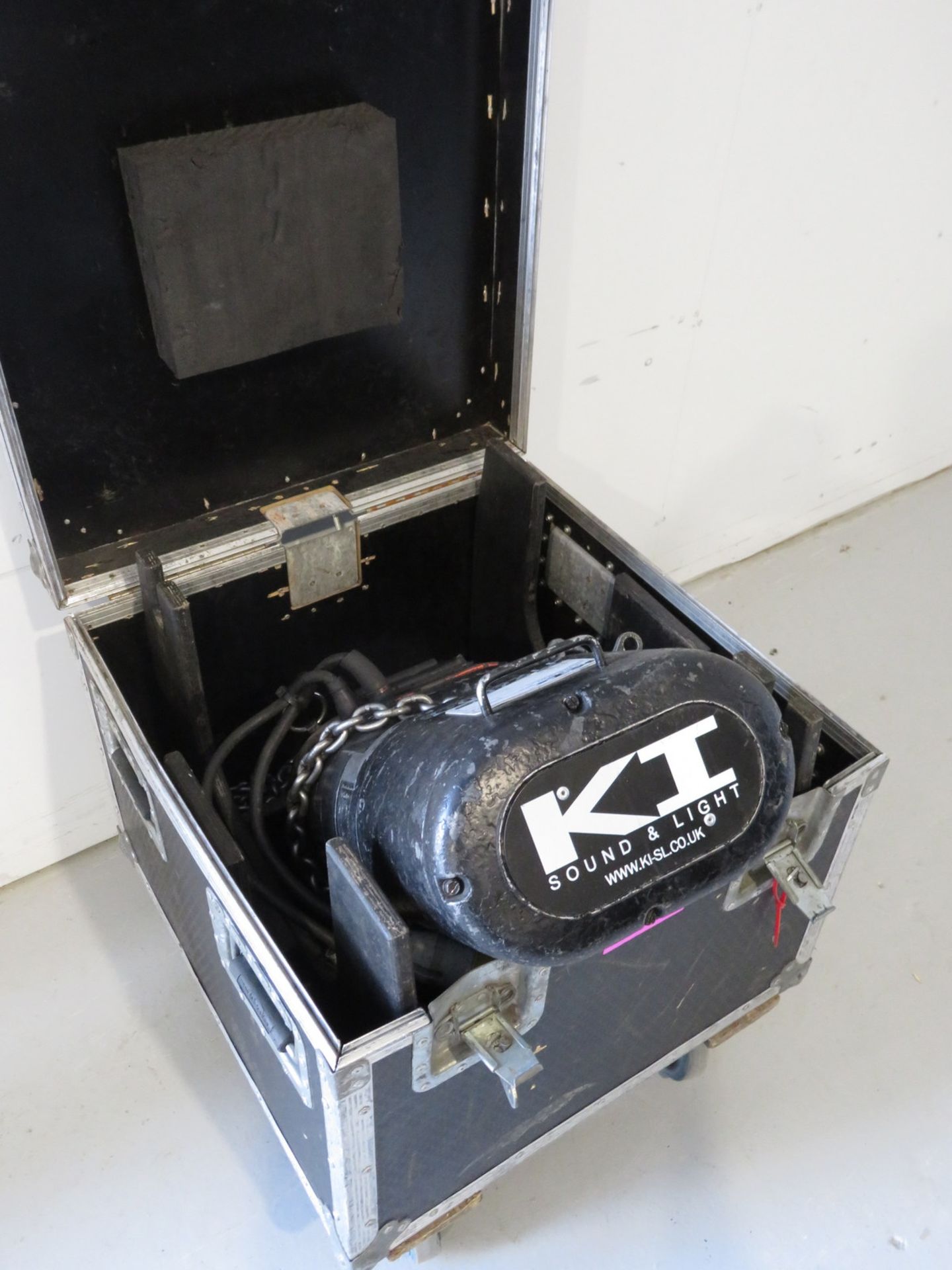 CM 1 Tonne Lodestar motorised lifting hoist with 20m chain with flightcase. - Image 2 of 6