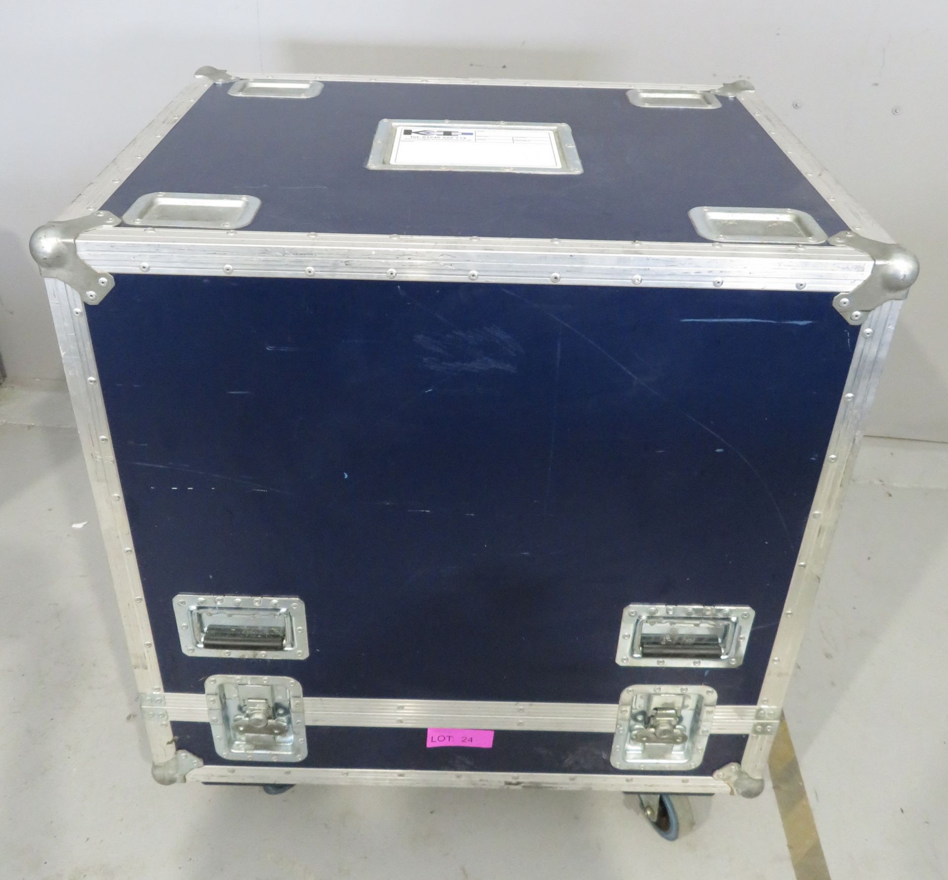 Studio Due City Colour 2500 Wash in flightcase. Working condition but missing lamp. Hours: - Image 9 of 9