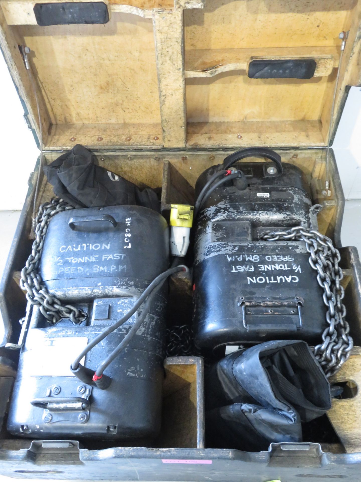 Pair of CM 1/2 Tonne Double Speed motorised lifting hoist with 15m chain with flightcase. - Image 6 of 7