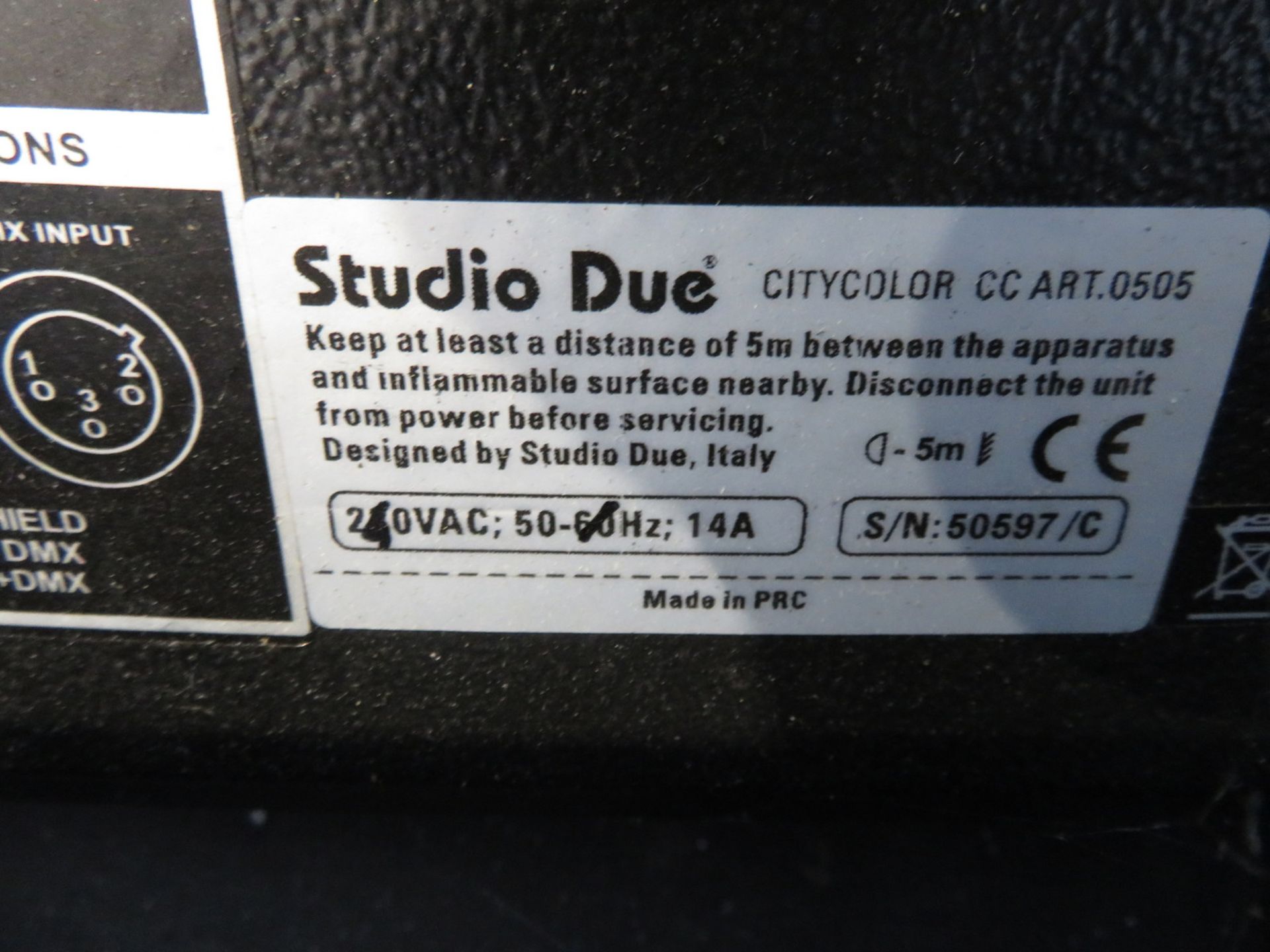 Studio Due City Colour 2500 Wash in flightcase. Powers up but faulty angle lock & missing - Image 4 of 8