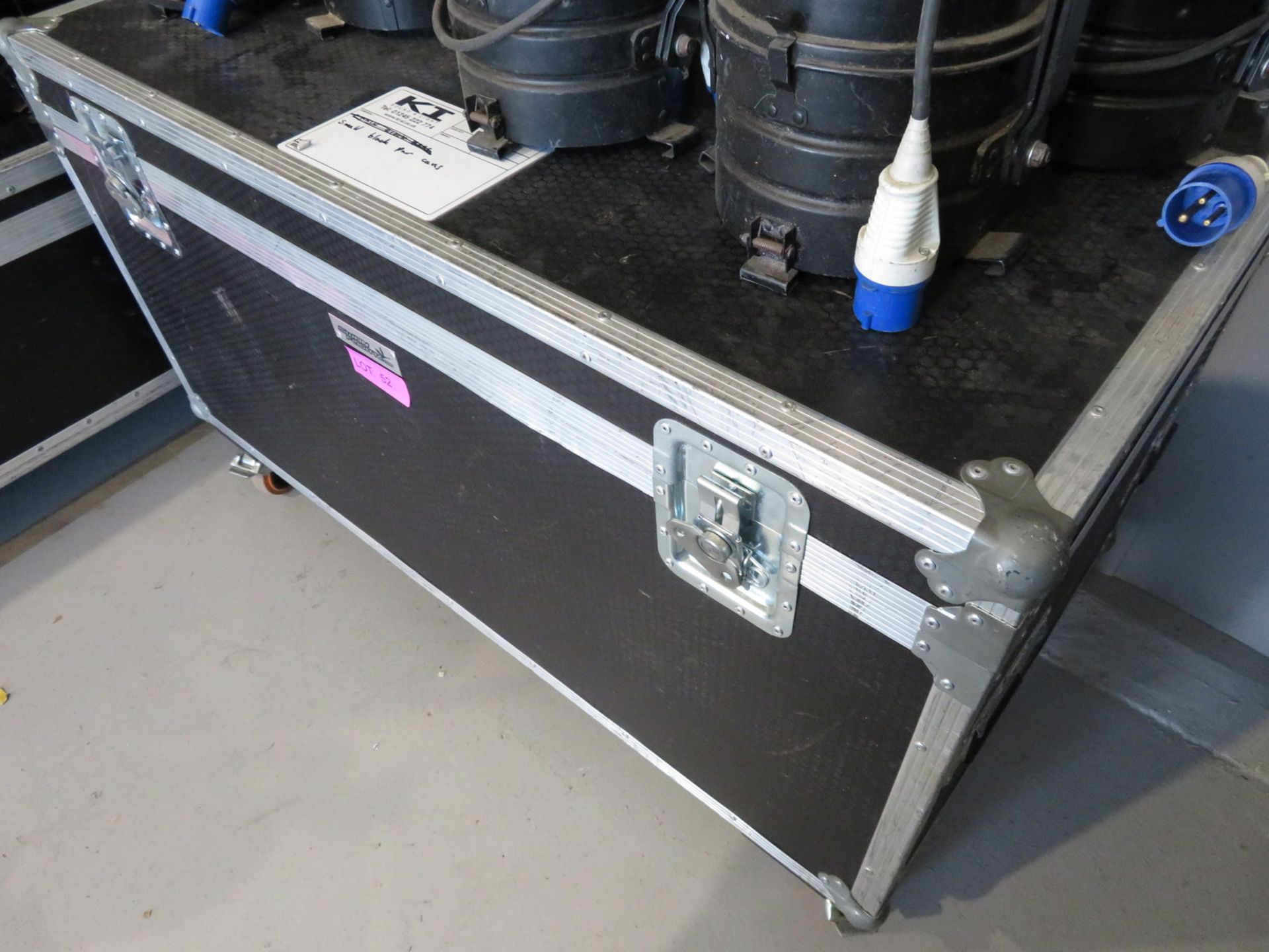 10x PAR 64 floor PAR Can in flightcase. Working condition (2 without lamps). - Image 5 of 6