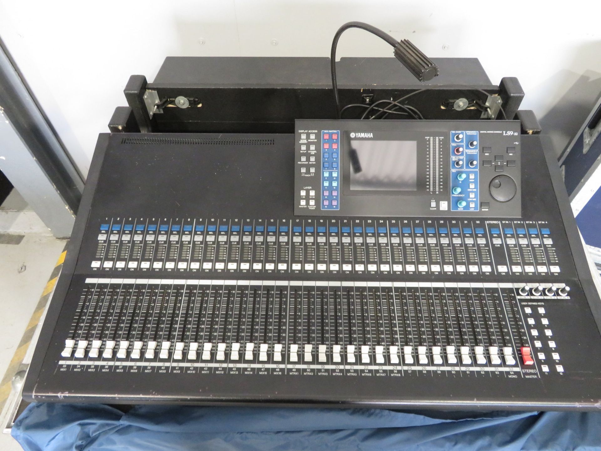 Yamaha LS9-32 Digital mixing console/sound desk with flightcase. Working condition. - Image 2 of 12