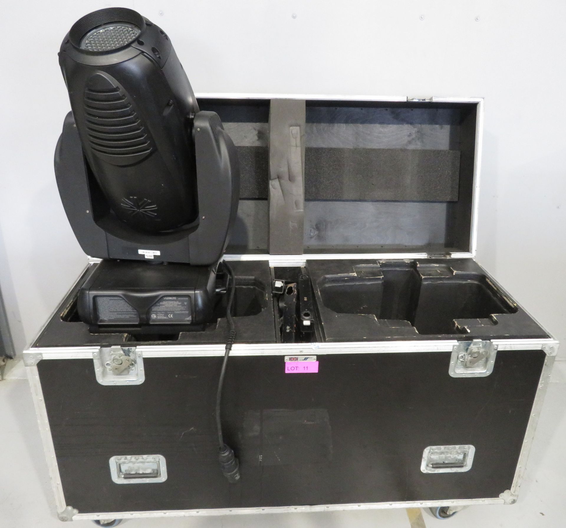 Varilite VL3000 Wash in flightcase. Includes hanging clamps and safety bonds. Powers up bu