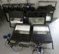 7x HQI 400w Floodlights. Includes hanging clamps, Working condition.