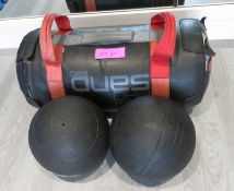 25kg Jordan Sand Bag & 3x Gymgear Slam Balls 7kg, 9kg & 12kg. (9kg Pictured Separately)