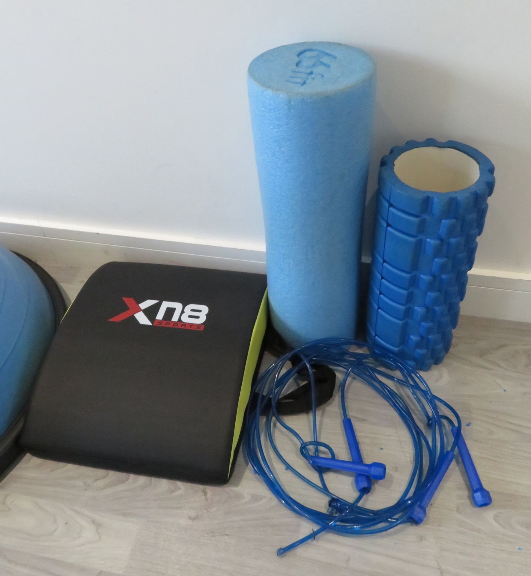 Various Studio/Gym Equipment. See Pictures For Contents. - Image 3 of 4