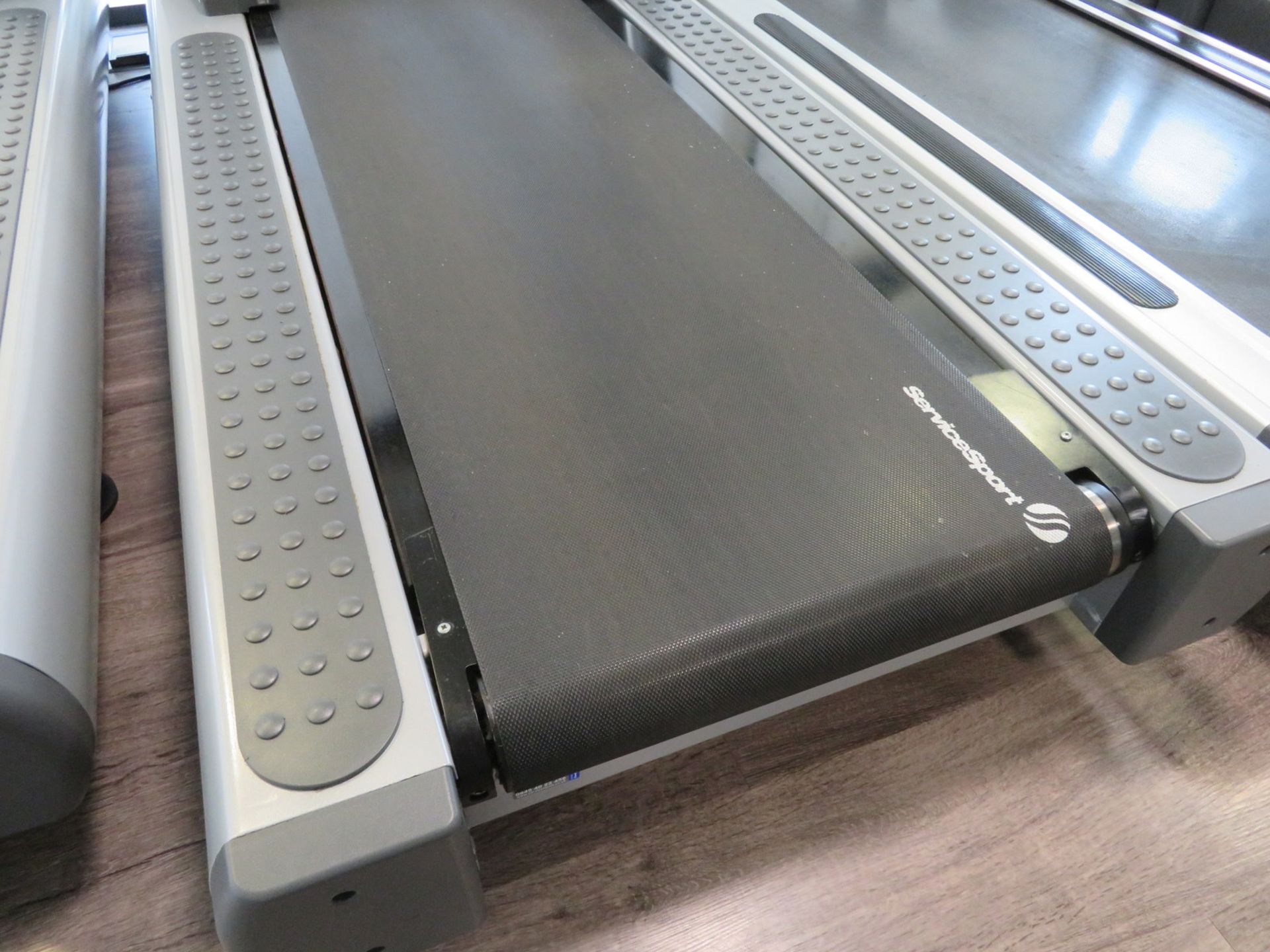 Life Fitness 95Ti Treadmill. LED Display. - Image 3 of 7