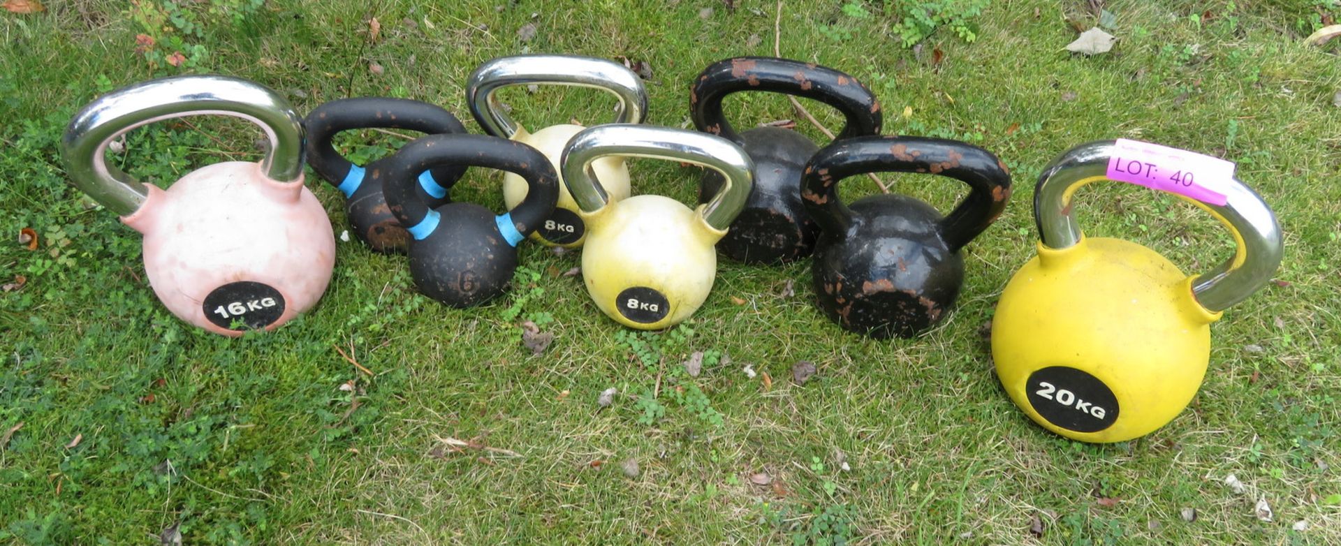 8 Kettle Bells Sizes Range From 6kg - 20kg Weights Included: 2x 6kg, 2x 8kg, 2x 14kg, 1x 1