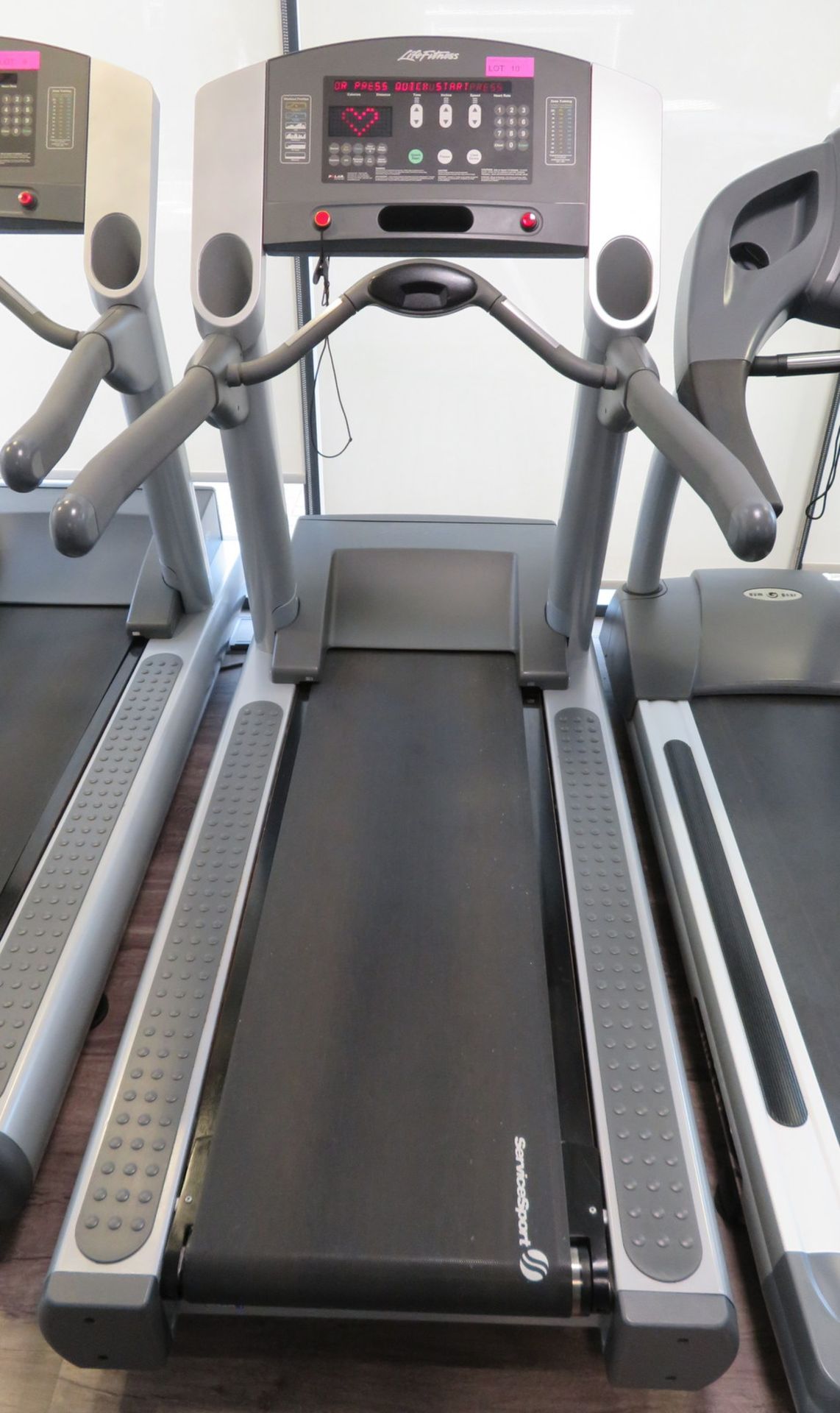 Life Fitness 95Ti Treadmill. LED Display. - Image 2 of 7