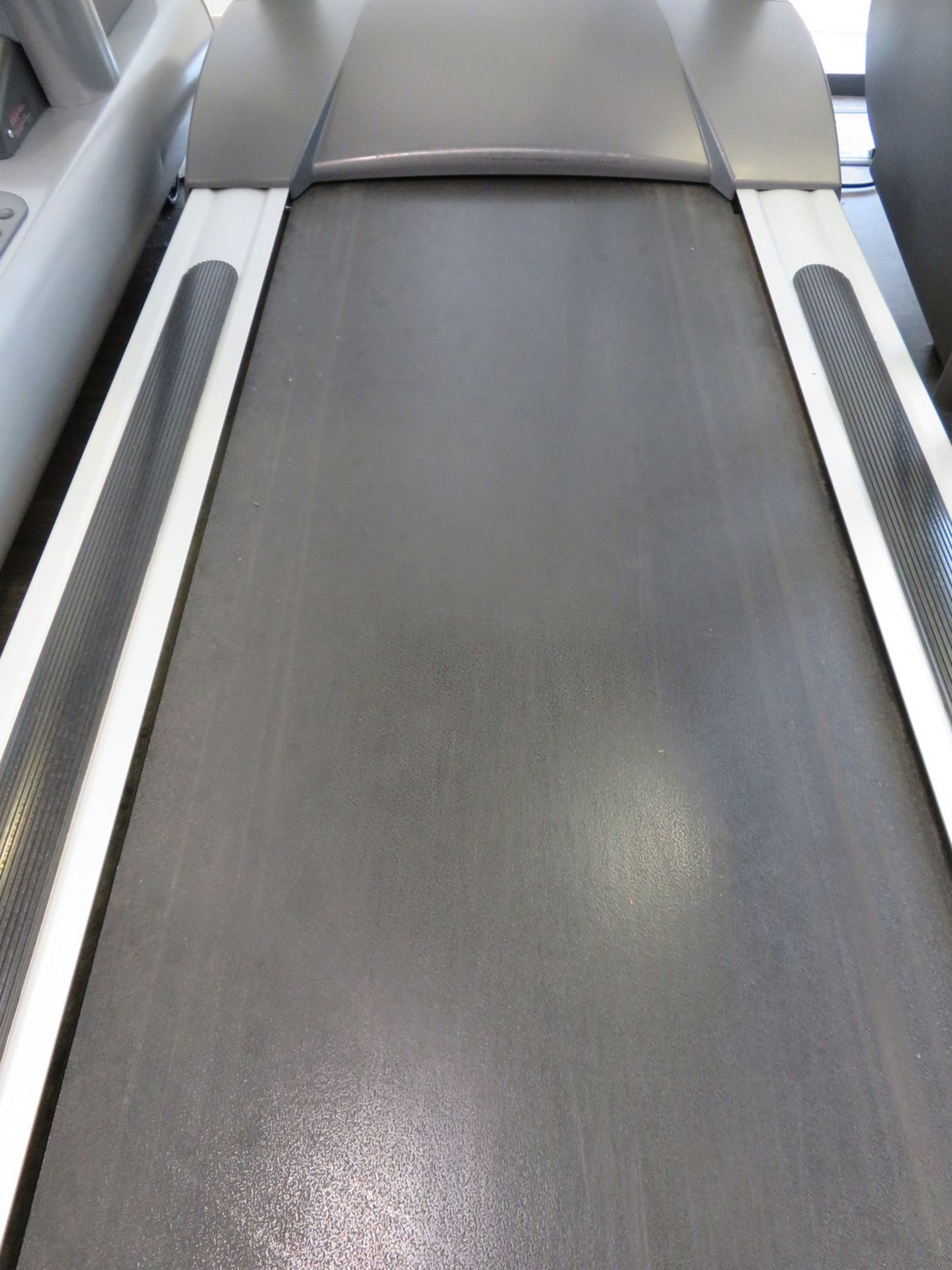 Gymgear Elite T-97 Treadmill. LED Display. Good Working Condition. - Image 5 of 9