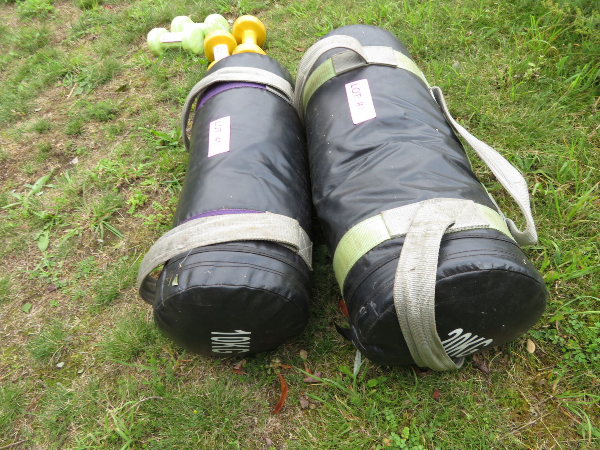 2x Sand Bags 10kg & 20kg & 2 Studio Dumbbell Pairs 3kg & 4kg. - Image 4 of 7