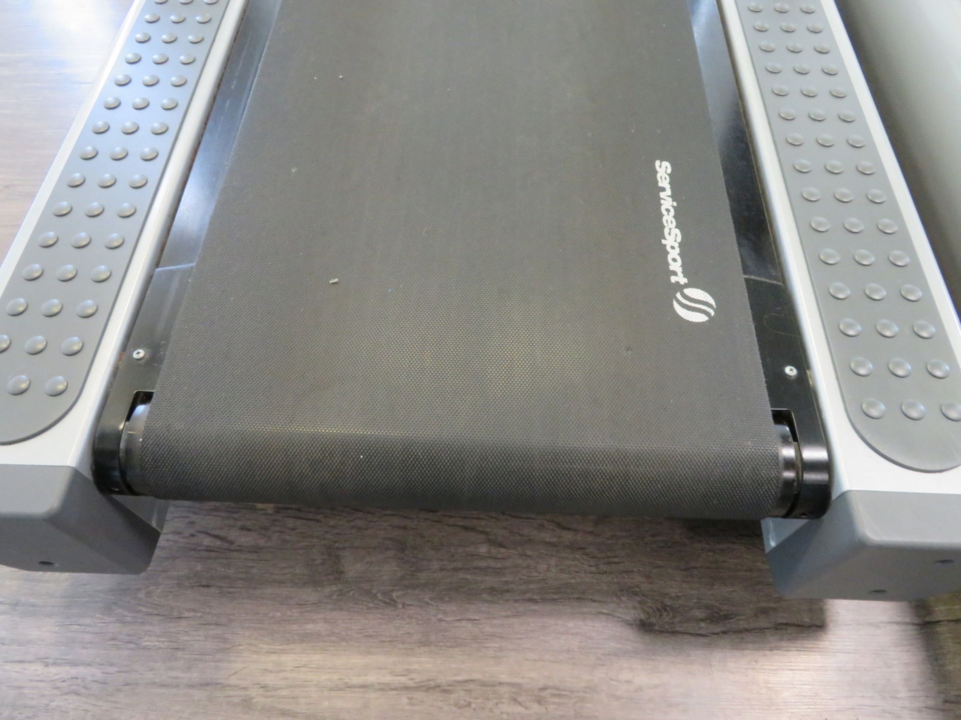 Life Fitness 95Ti Treadmill. LED Display. - Image 3 of 6