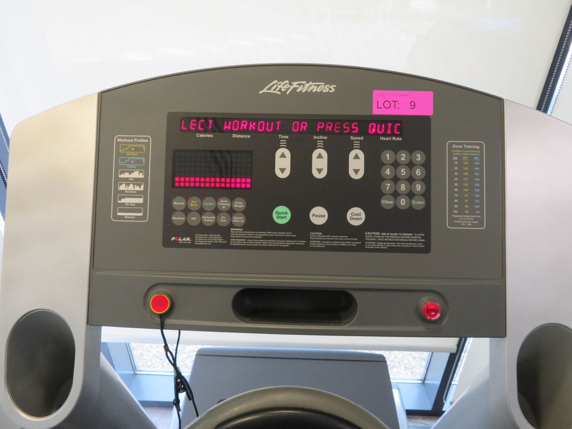 Life Fitness 95Ti Treadmill. LED Display. - Image 4 of 6