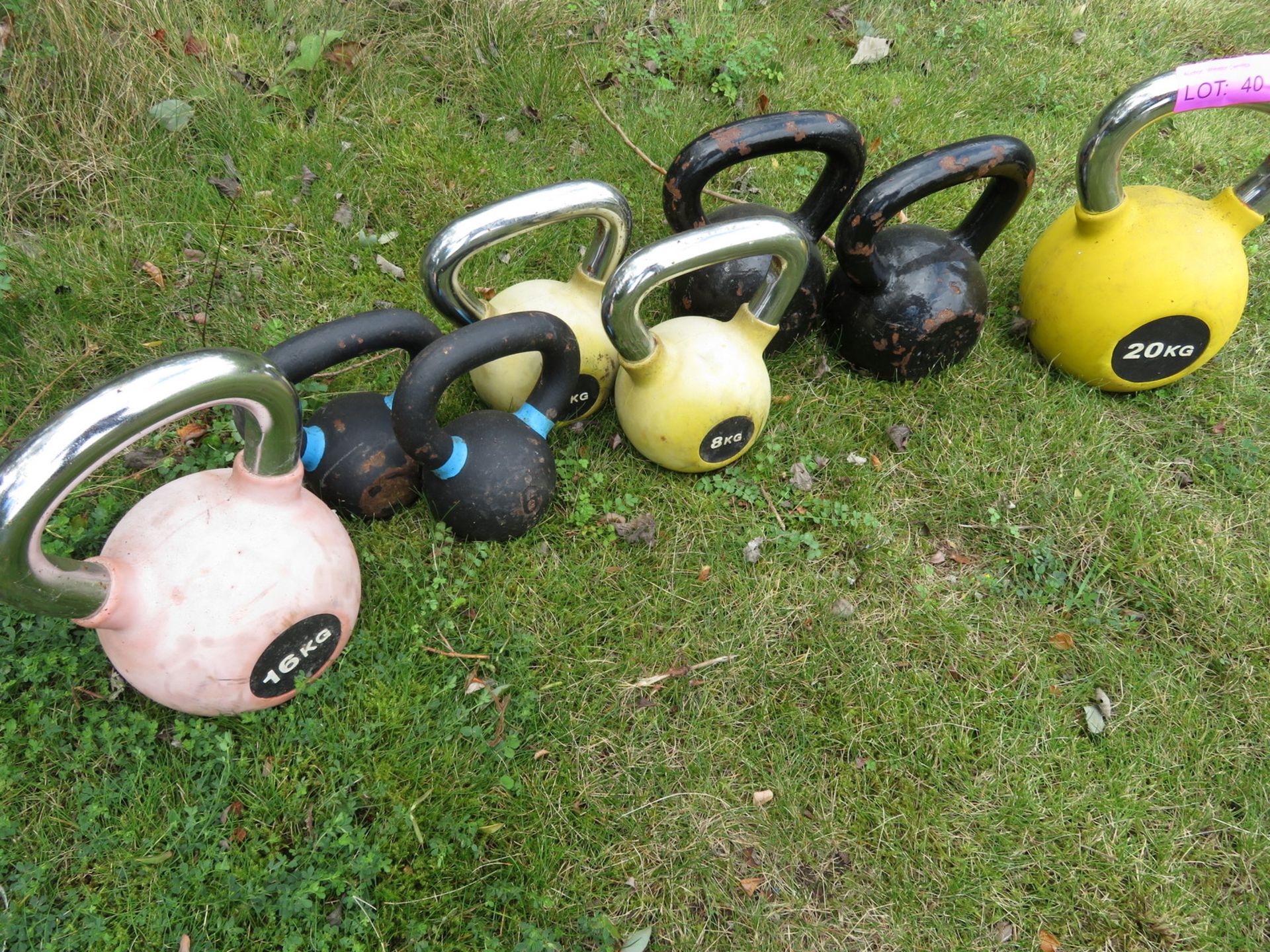 8 Kettle Bells Sizes Range From 6kg - 20kg Weights Included: 2x 6kg, 2x 8kg, 2x 14kg, 1x 1 - Image 3 of 3