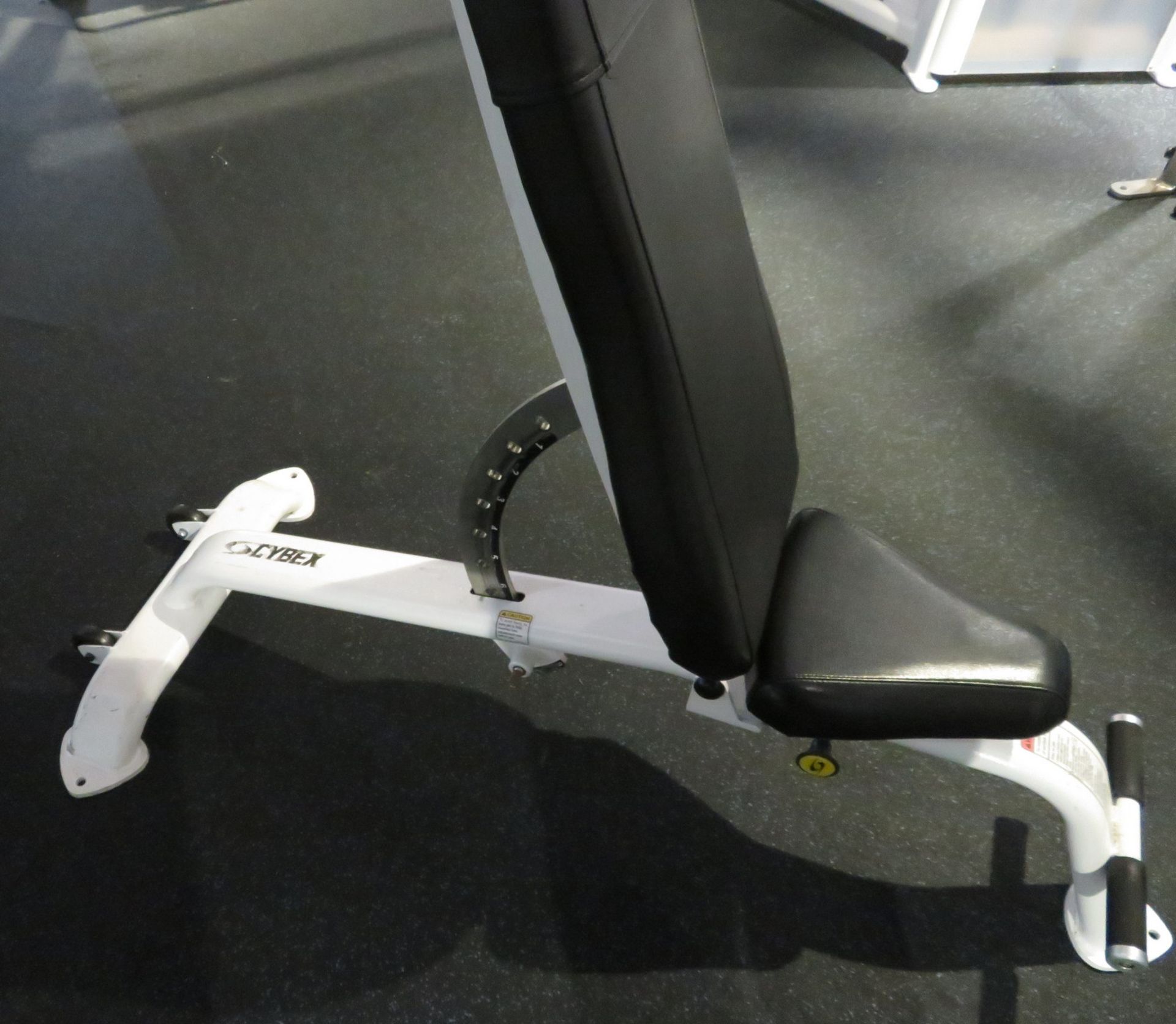 Cybex Adjustable Bench (Free-Standing)1601 Dimensions: 63x140x45cm (LxDxH) - Image 4 of 6