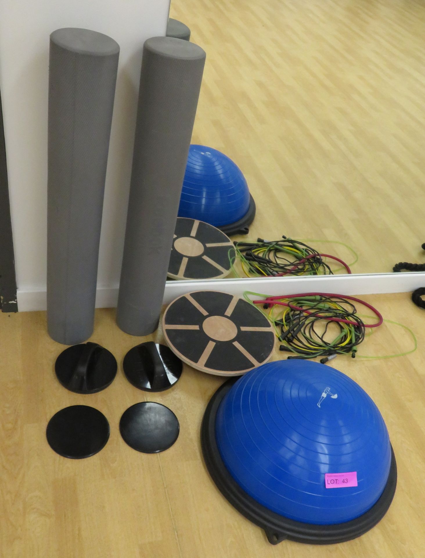 Various Gym/Fitness Equipment - See Pictures For Contents.