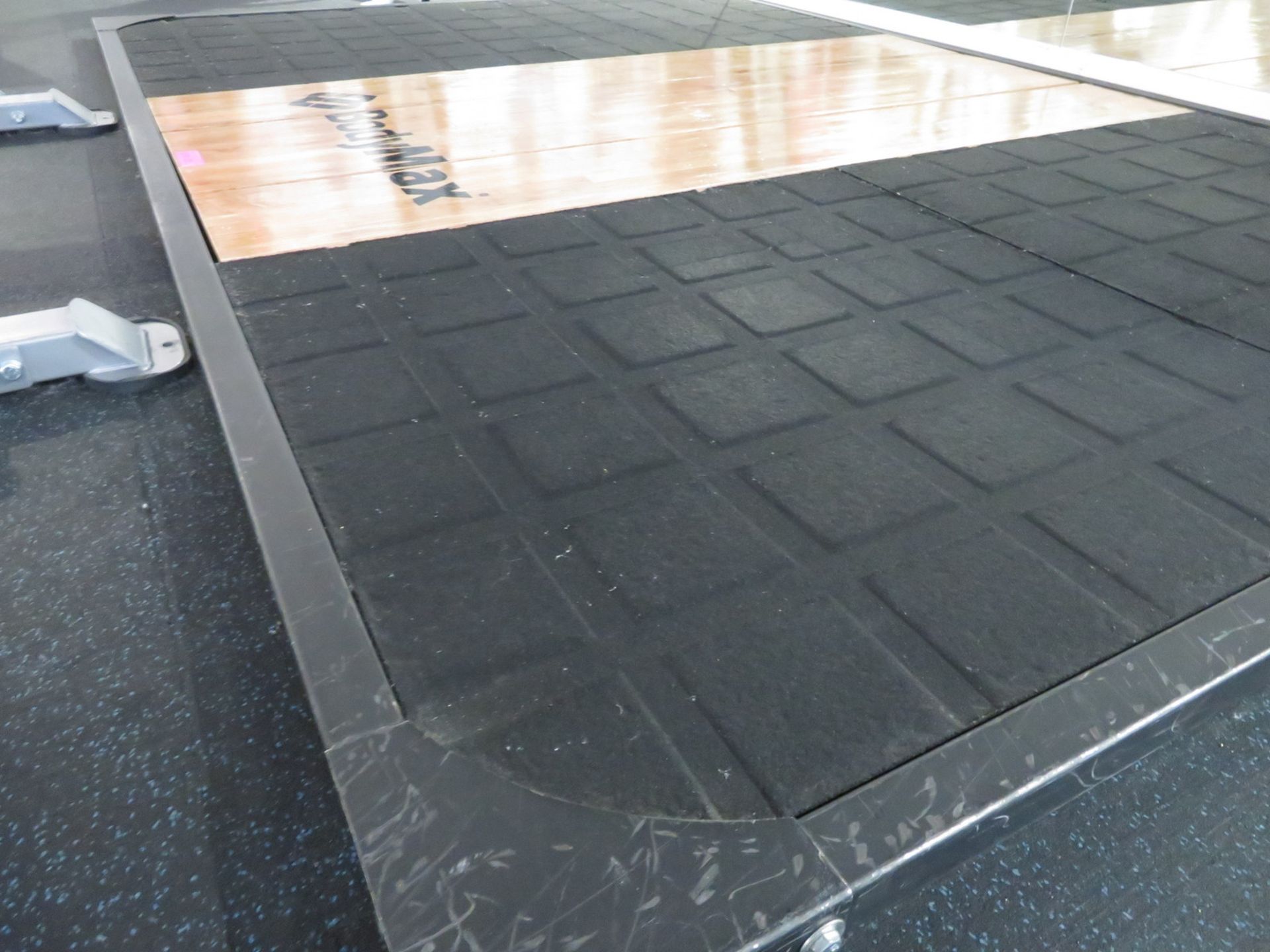 Body Max Weight Lifting Platform. Dimensions: 310x210x5cm (LxDxH) - Image 3 of 5