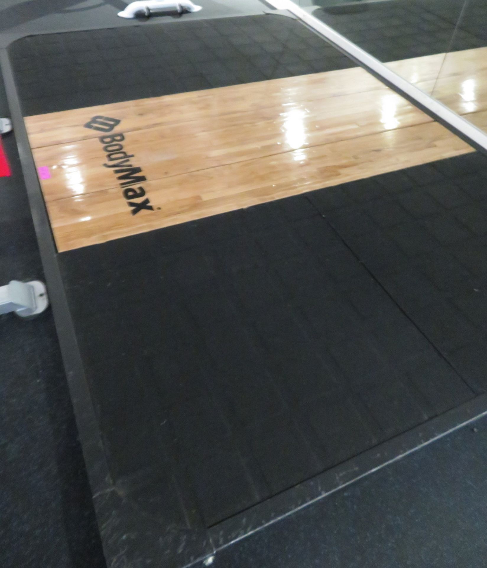 Body Max Weight Lifting Platform. Dimensions: 310x210x5cm (LxDxH) - Image 2 of 5